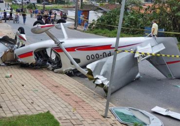 Pilotos sobrevivem à queda de avião e família agradece: "Deus é Deus de milagres"