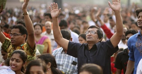 Cristãos já se aproximam de 1 milhão no Irã, país muçulmano - templos