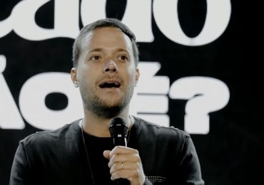 Ministério Público apresenta queixa-crime contra André Valadão por homofobia - tapao