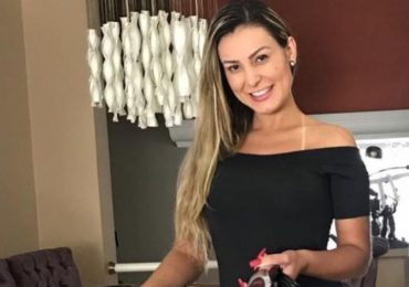 Andressa Urach nega mágoas com Record e diz que doações à Universal a deixaram endividada