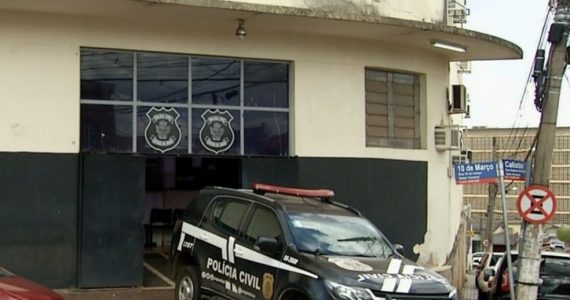 Homem é preso após agredir mulher por ter ido à igreja