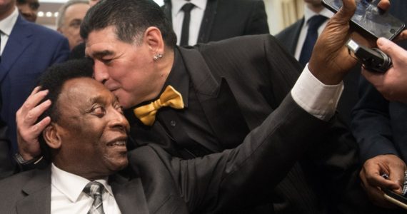 Pelé diz que espera encontrar com Diego Maradona no céu