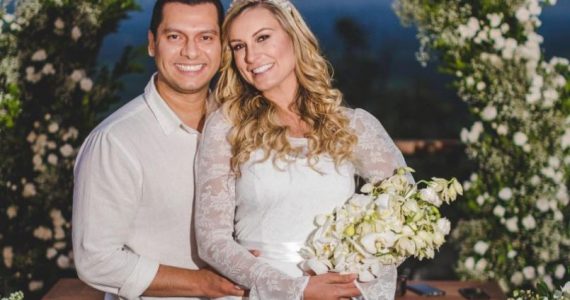 Andressa Urach se casa novamente, deixa atrito com Universal para trás e muda de igreja