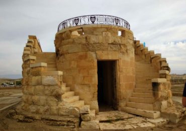 Igreja próxima ao lugar onde Jesus se batizou realiza celebração histórica