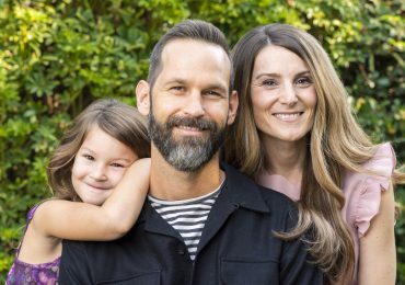 Diagnosticado com câncer, pastor dá lição de vida ao completar triatlo