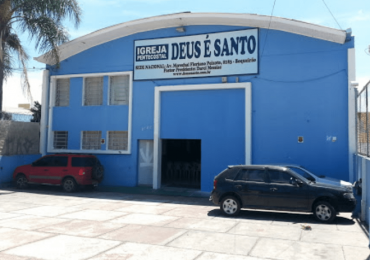 Igrejas brigam na Justiça pelo uso do nome "Deus é Santo"