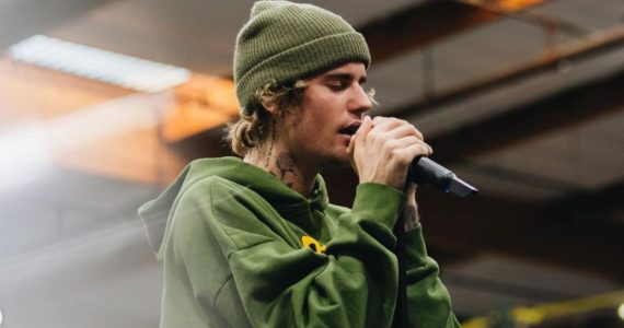 Justin Bieber desmente revista e nega que esteja estudando para ser pastor: ‘Fake news'