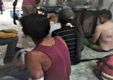 Cristãos são espancados e obrigados a comer a Bíblia durante ataque na Venezuela