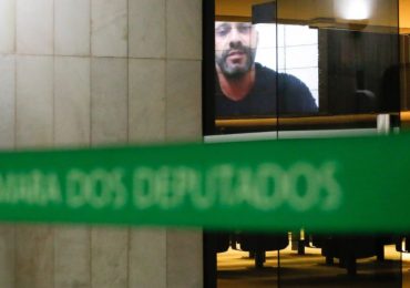 Maioria da bancada evangélica votou pela prisão do deputado Daniel Silveira; Veja lista