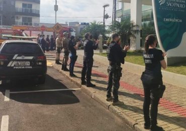 Militares fazem momento de oração por pacientes com coronavírus