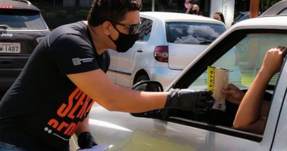 Ação social de igreja distribui kits de prevenção da covid e leva mensagem de esperança