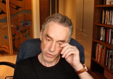 Jordan Peterson, ‘maior intelectual do mundo’, testemunha fé em Jesus às lágrimas