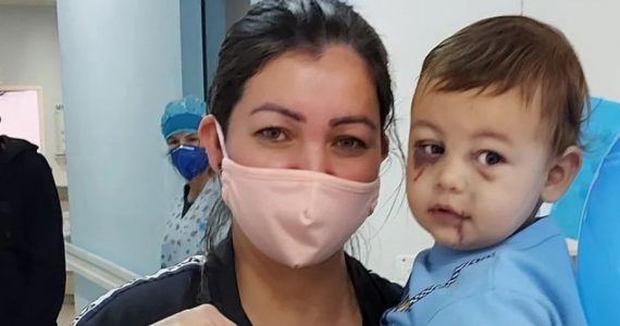 ‘Deus me devolveu com vida’, diz mãe do único bebê a sobreviver a ataque em creche