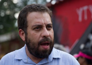 Seguindo passos de Lula, Boulos tenta se infiltrar no meio evangélico