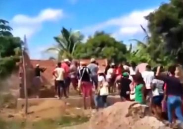 Indígenas acusam pastor de ‘deboche' e derrubam templo da Assembleia de Deus