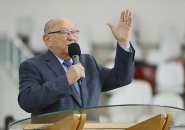 Aos 86 anos, pastor José Wellington é internado com covid-19 e filho pede oração