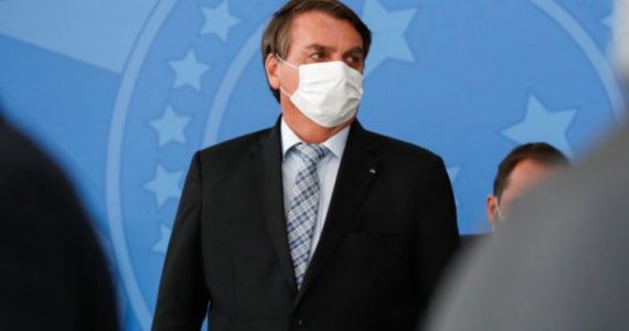 Bolsonaro celebra 90 milhões de vacinas entregues e 1 milhão de novos empregos