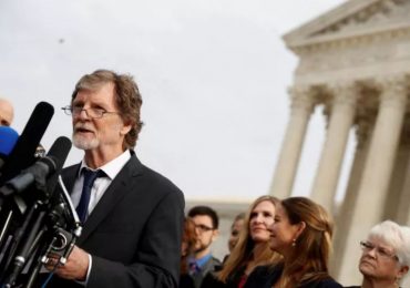 Jack Phillips relata vandalismo e ameaças de morte após recusar fazer bolo de união gay