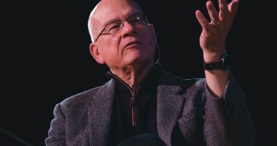 Pastor Tim Keller testemunha vitórias contra o câncer e reitera pedido de orações