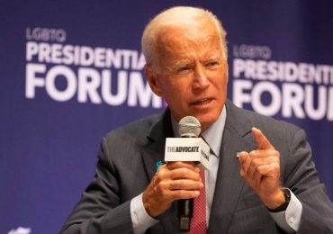 Procuradores veem risco à liberdade religiosa em medidas pró-LGBT de Joe Biden