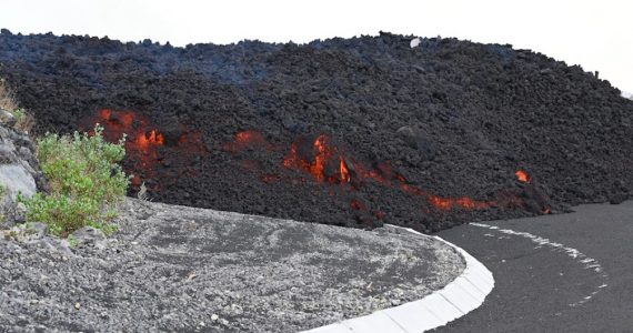 Pastor vizinho a vulcão em erupção na Espanha pede orações: ‘Muita gente afetada'