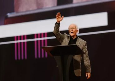 Fantasias sexuais são pecado, mesmo entre marido e mulher, diz John Piper