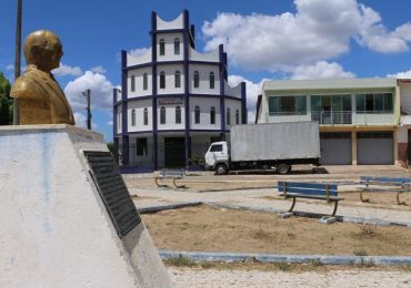 Assembleia de Deus homenageia pastor José Wellington com estátua em praça