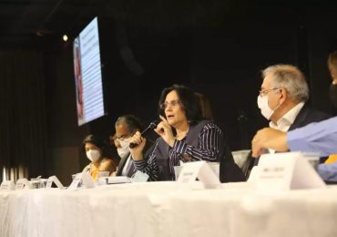 Damares Alves reitera pedido a pastores para denunciarem casos de violência doméstica