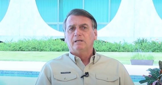 Bolsonaro se manifesta contra realização do carnaval em 2022: ‘Por mim, não teria'