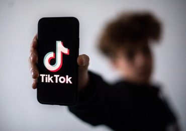 TikTok é acusado de induzir crianças e adolescentes à ideologia de gênero