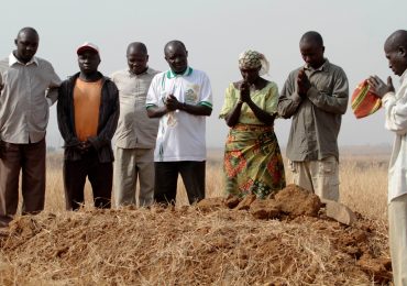 Chacina: radicais muçulmanos da etnia fulani matam 18 cristãos em aldeia da Nigéria