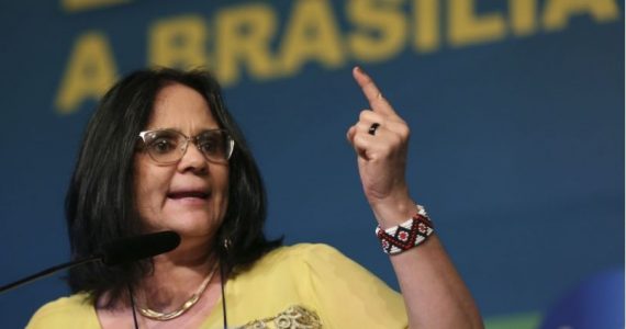 Damares Alves após convite de Bolsonaro para disputar Senado por SP: 'Estou orando'