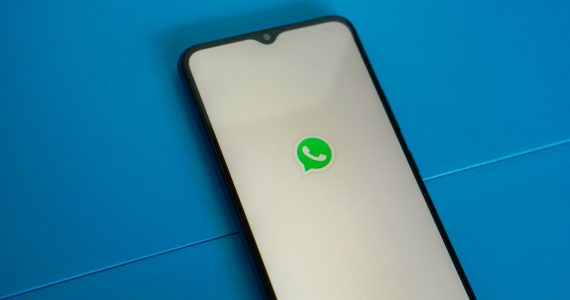 Mulher compartilha charge de Maomé no status do WhatsApp e termina condenada à morte