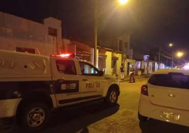 Criminosos abrem fogo em igreja durante culto e 7 pessoas são baleadas