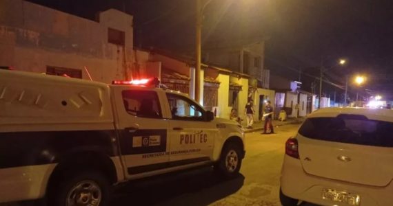 Criminosos abrem fogo em igreja durante culto e 7 pessoas são baleadas