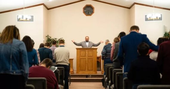 Pastor presbiteriano acusado de encobrir abuso sexual infantil tem ordenação revogada