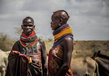 Povo de tribo isolada na África aceita a Jesus e faz traduções da Bíblia