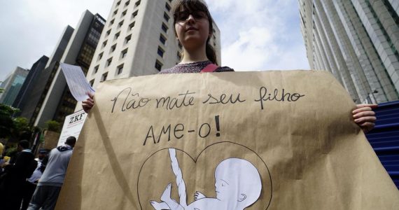 Mais de 500 bebês são salvos da morte, após campanha contra o aborto