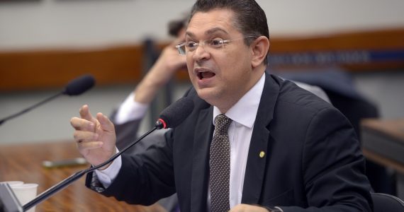 Deputado evangélico vê STF em postura provocativa: 'Querem guerra'