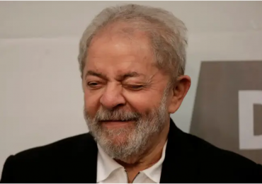 Lula usa palavras cristãs visando atrair os evangélicos; escritor reage