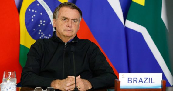 Bolsonaro repudia aborto de 'bebê saudável com 7 meses de gestação’ e cobra apuração