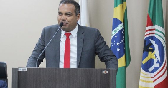 Jornalista cristão assume cargo como vereador em Araguaína