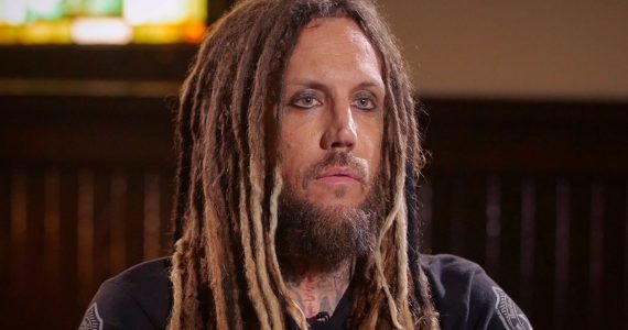 "Jesus diz que se você buscar, encontrará, e eu encontrei”, diz guitarrista do Korn