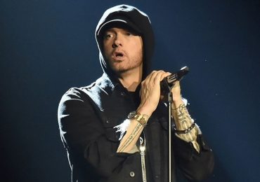 Eminem grava música clamando a Jesus, a quem chama de Salvador