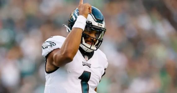 Jalen Hurts - Jogador cristão aproveita oportunidades e testemunha na NFL: ‘Deus no centro de tudo'