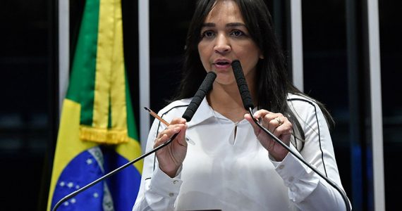 Senadora quer que igreja exclua nota contra ela por apoio a Lula