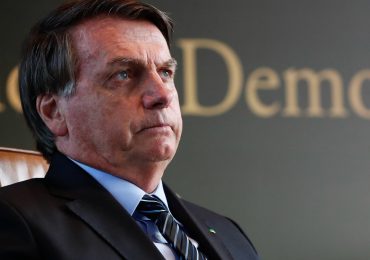 Bolsonaro se mantém em silêncio e protestos tomam conta do país