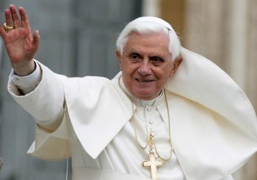 'A Igreja reencontrará a essência da fé em Deus, Jesus e no Espírito’, disse o papa Bento XVI