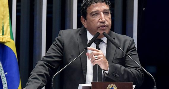 Magno Malta apresenta projeto para resgatar o Escola Sem Partido