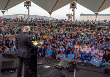 Franklin Graham prega contra a ilusão da religiosidade em cruzada